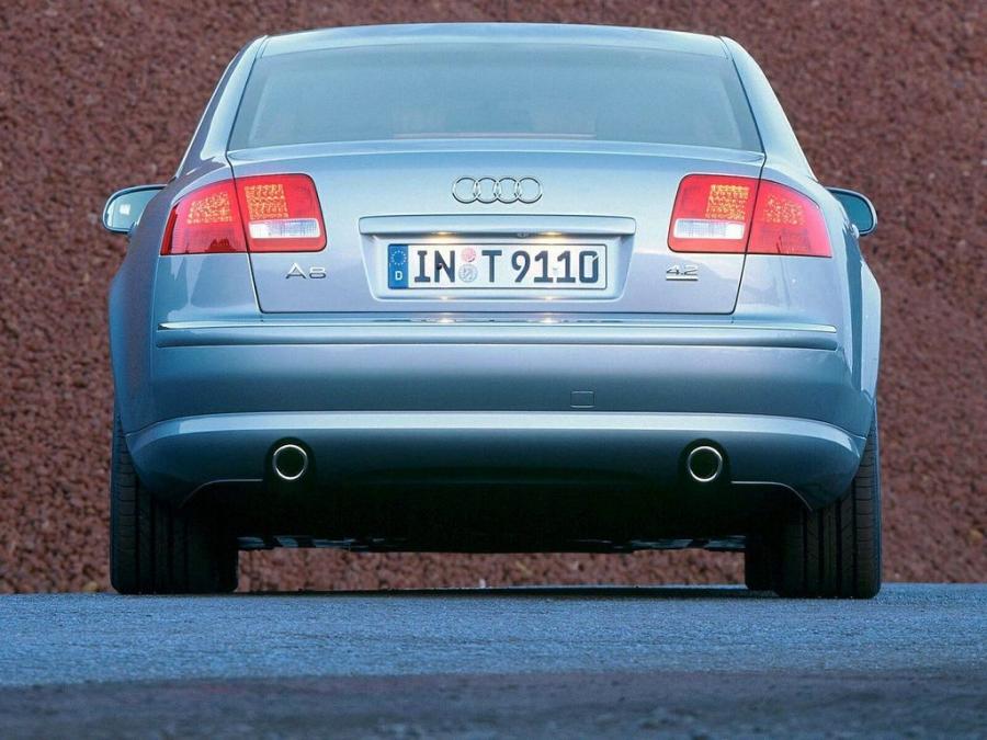  Audi A8 4.2 Quattro (D3) 2003 года  (фото 23 из 30)